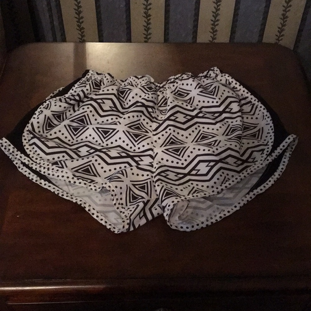 Varsity spirit, patterned shorts